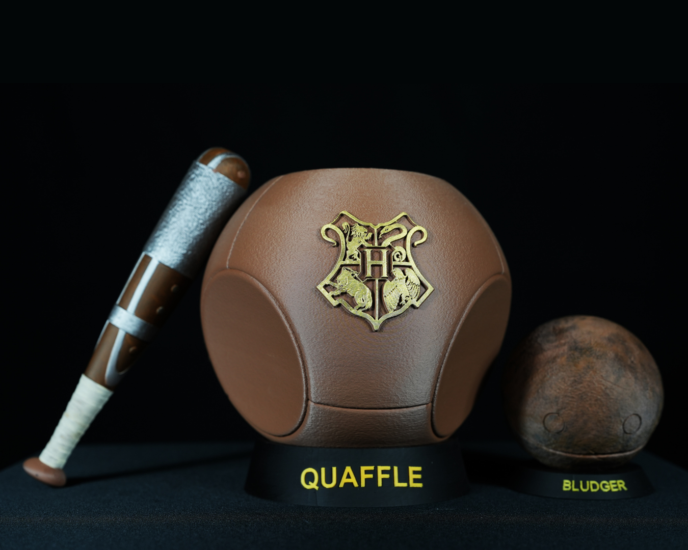 Pluffa del Quidditch – Replica Artigianale da Collezione | Pallone da Esposizione